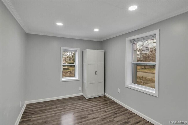 Building Photo - 20830 Westview Ave
