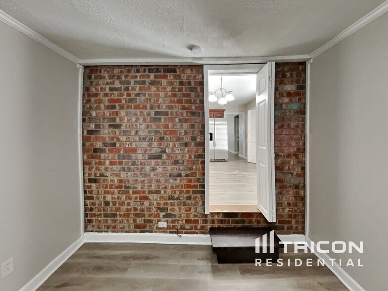 Building Photo - 3009 Blackwood Dr