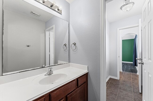 Building Photo - 13402 Great Creek Dr