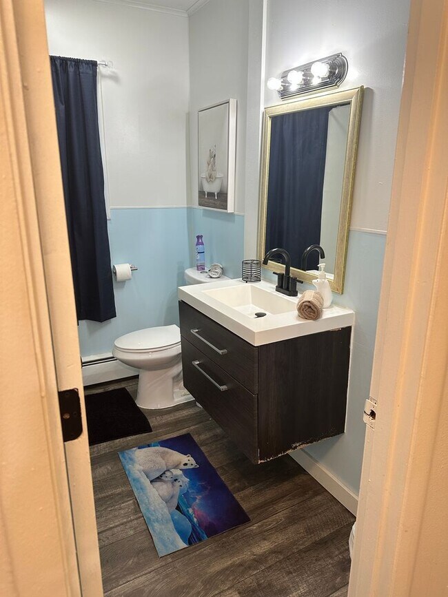 Building Photo - 521 N St