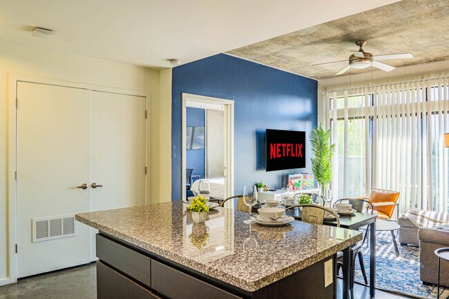 Building Photo - 333 E Roosevelt St