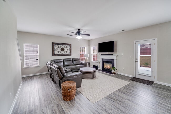 Living Room - 9535 Currier Rd