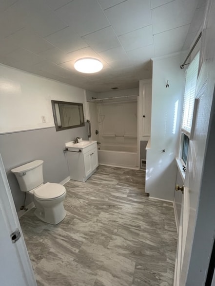 Building Photo - 7 Winslow Ct