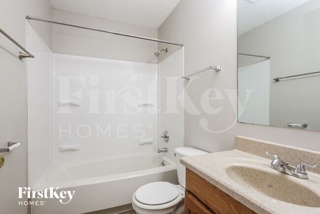 Building Photo - 4333 Phoenix Dr