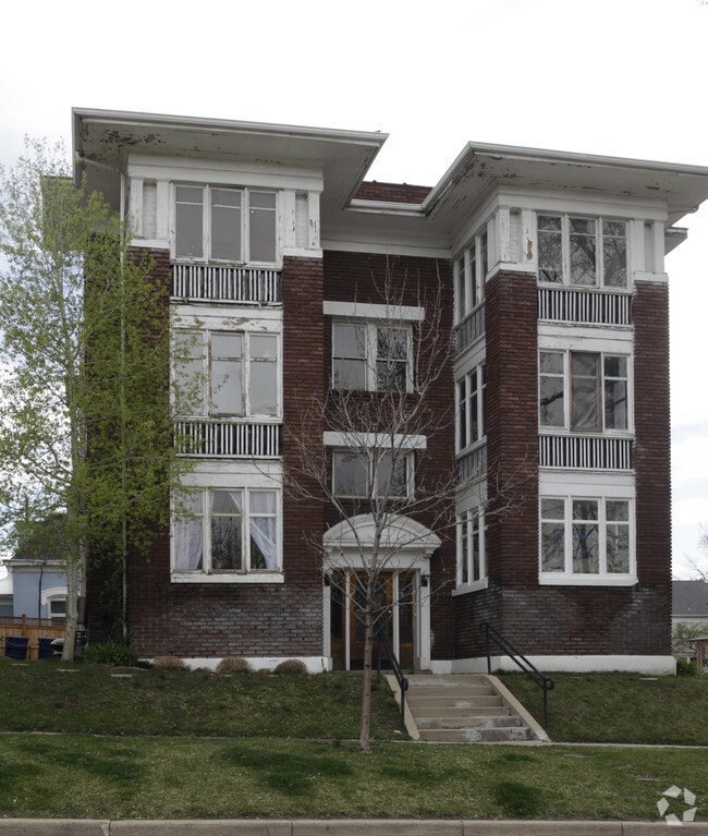 Building Photo - 156 I St
