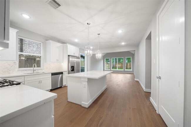 Building Photo - 6424 Cebra St