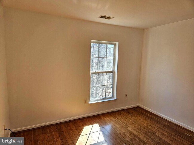 Building Photo - 19437 Rayfield Dr