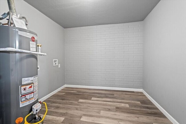 Building Photo - Great Eastside Home!