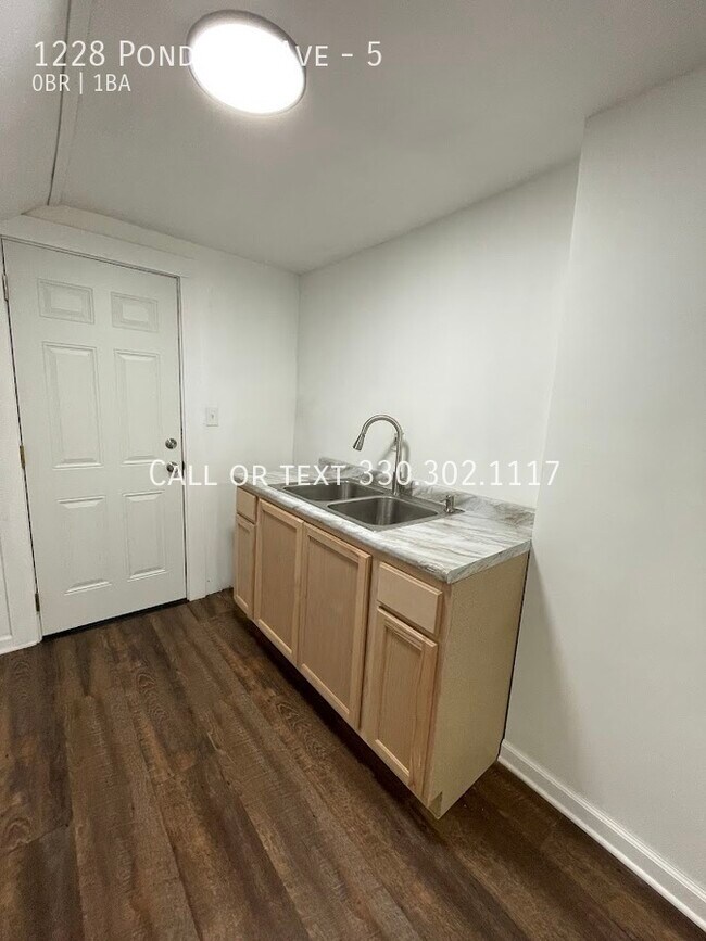 Building Photo - Studio apartment for rent