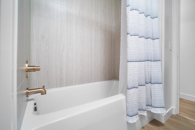 Building Photo - 1105 Julienne Dr