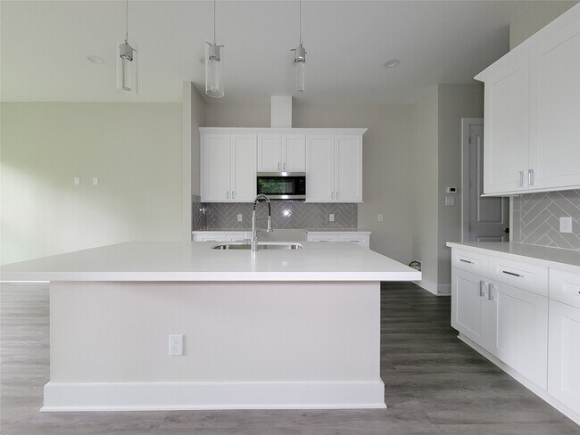 Building Photo - 8014 Huntington Spgs Ln