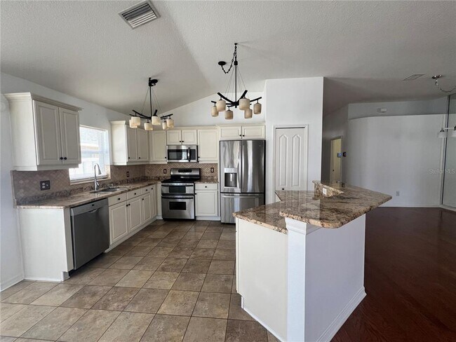 Building Photo - 12835 Standbridge Dr