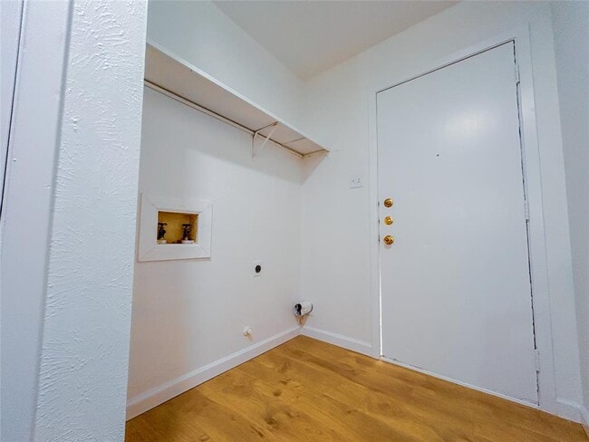 Building Photo - 1815 Gracy Farms Ln