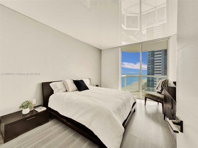 Building Photo - 6365 Collins Ave