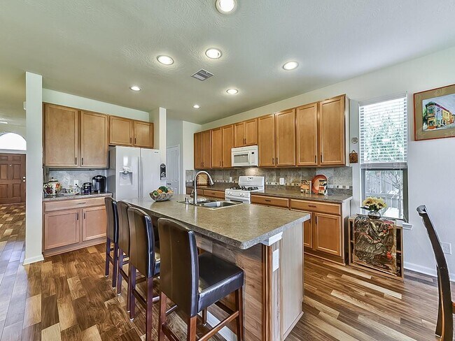 Building Photo - 15223 Sunlight Bay Ct