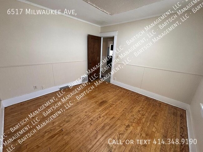 Building Photo - 6517 Milwaukee Ave