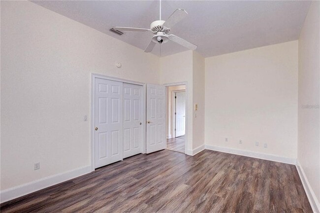 Building Photo - 2208 Hampstead Ct