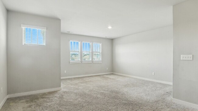 Building Photo - Limited-time offer: Reduced security deposit for well-qualified applicants. Spacious 4BR/3BA home...