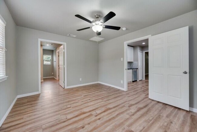 Building Photo - Recently Renovated Property in Hurst
