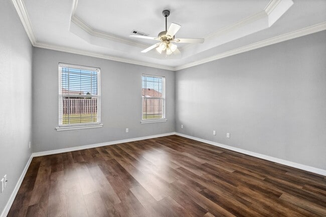 Building Photo - Beautiful Spacious Home w/ Community Clubhouse and Pool!