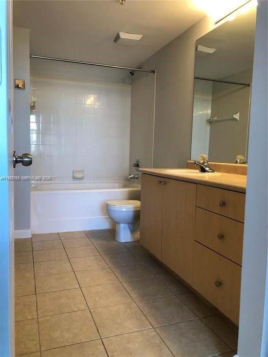 Building Photo - 1919 Van Buren St