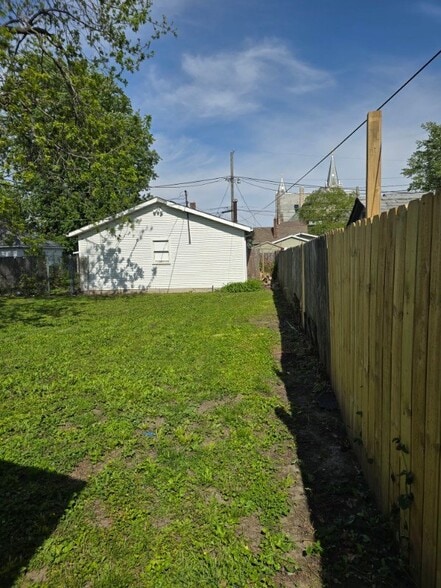 Building Photo - 1210 N Webster St