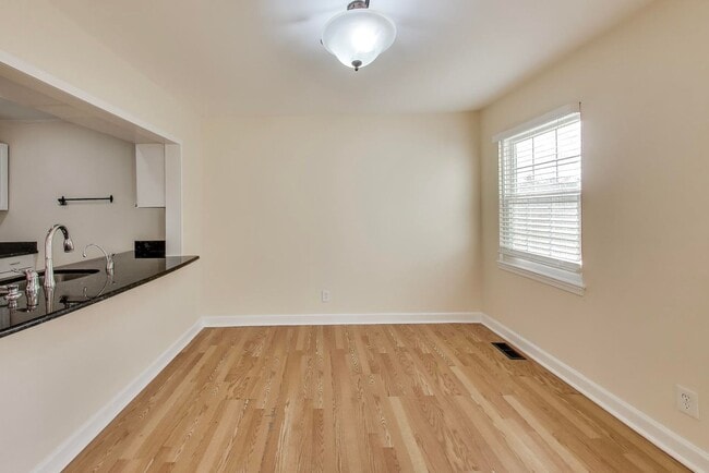 Building Photo - FRESH & READY -- Elegant 3 bedroom, 2.5 bath - 2 Level Condo!