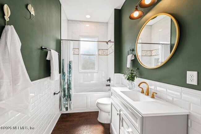 Building Photo - 2843 Oak St