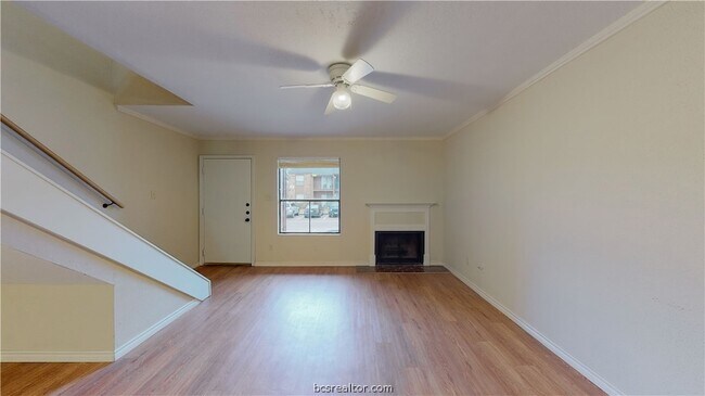 Building Photo - 904 University Oaks Blvd