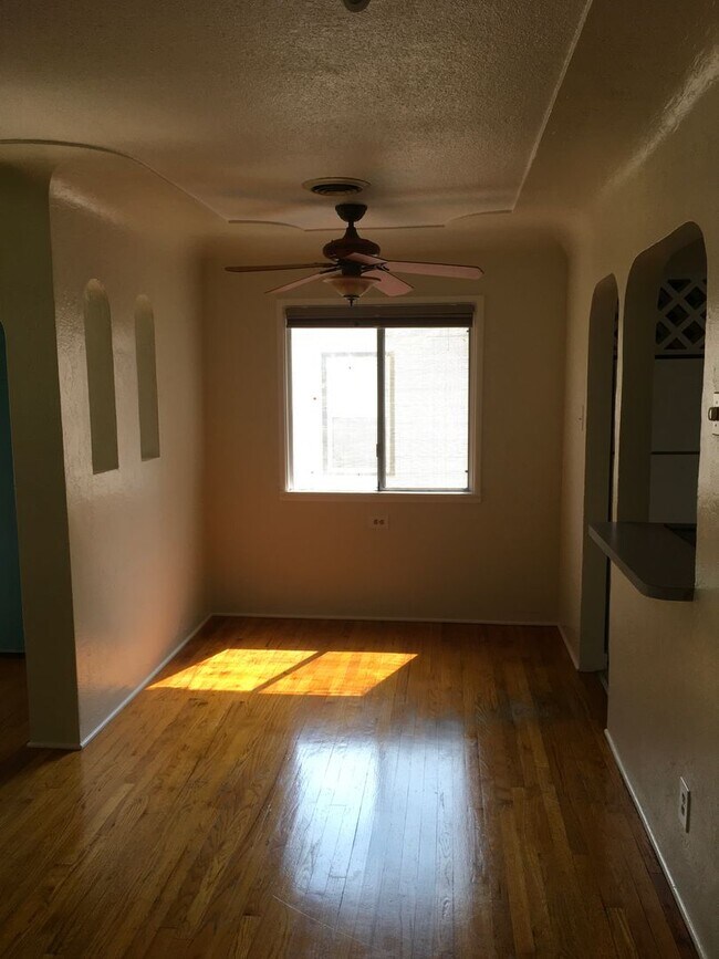 Building Photo - Charming home in Garden Tract- $300 free r...