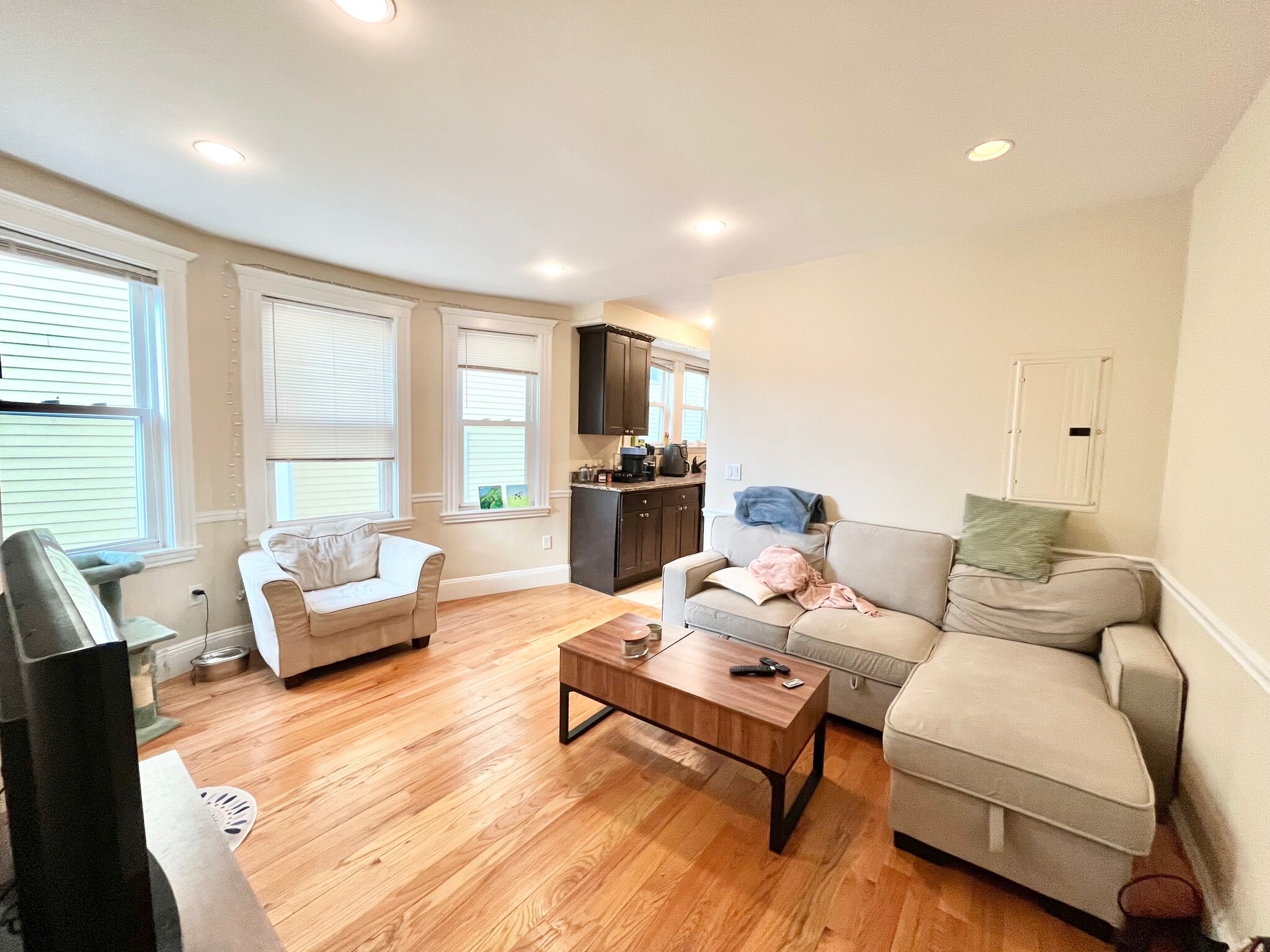 Building Photo - 58 Atkins St