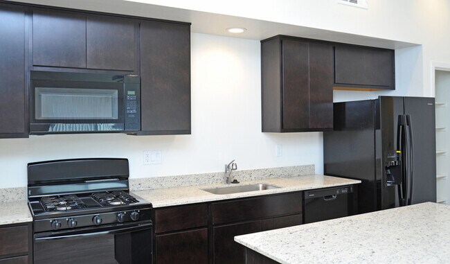 Building Photo - Modern Luxury in Central Tucson!