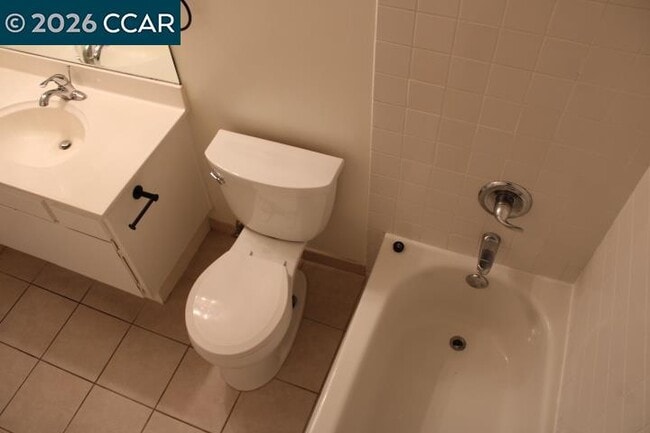 Building Photo - 2152 Blue Jay Cir