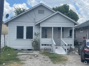 Building Photo - 709 74th St