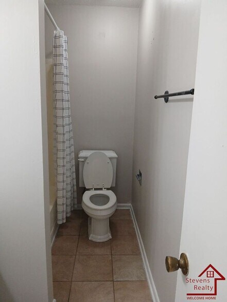 Building Photo - 4131 Wilkesview Dr