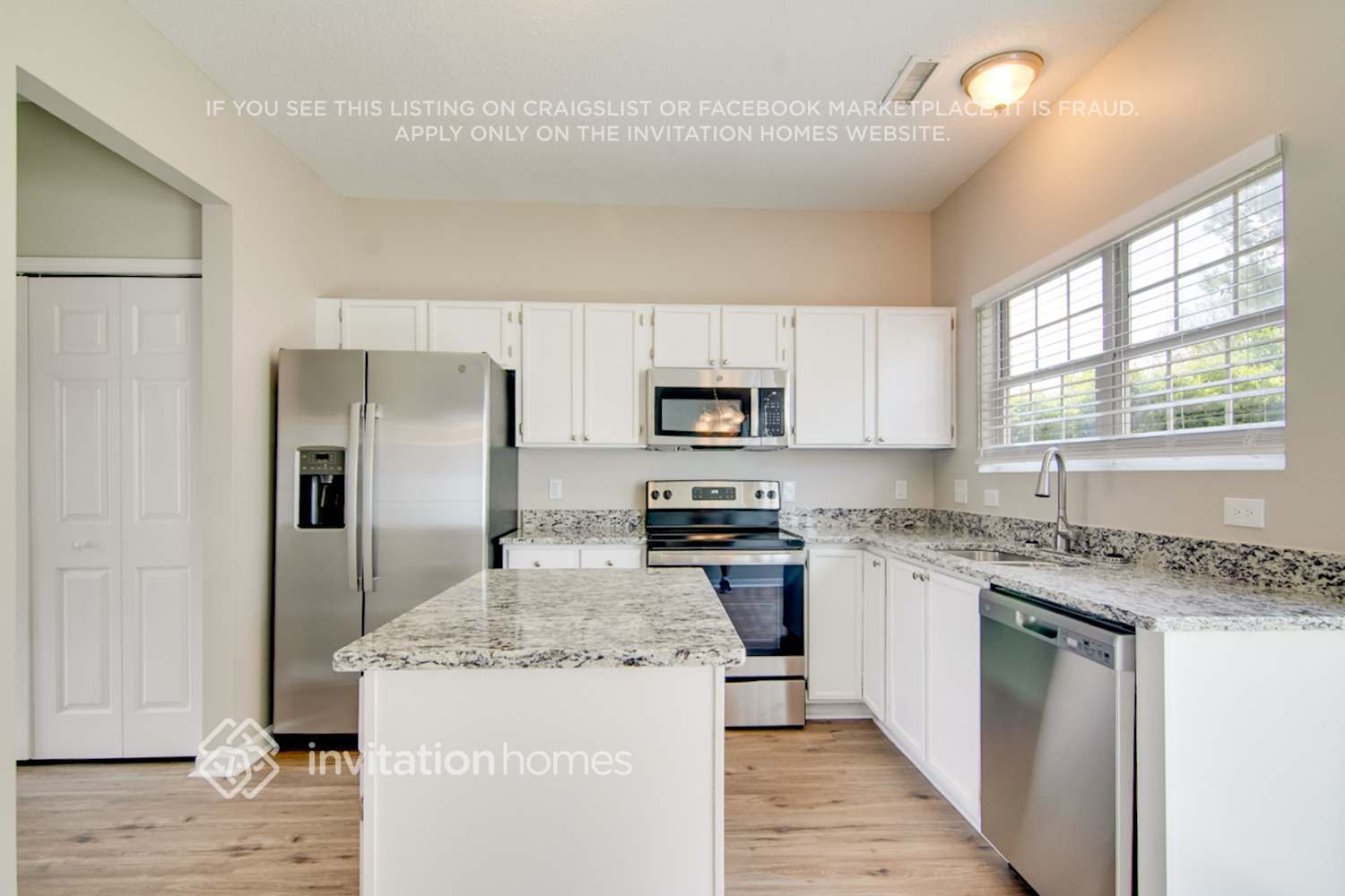 Building Photo - 3004 Riverbrooke Dr