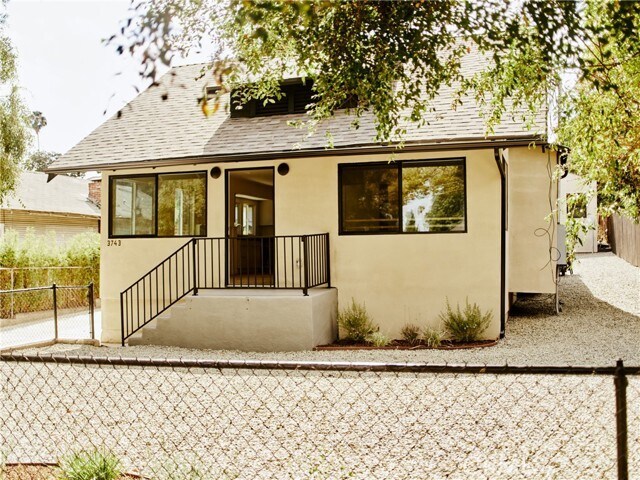 Building Photo - 3743 Locke Ave