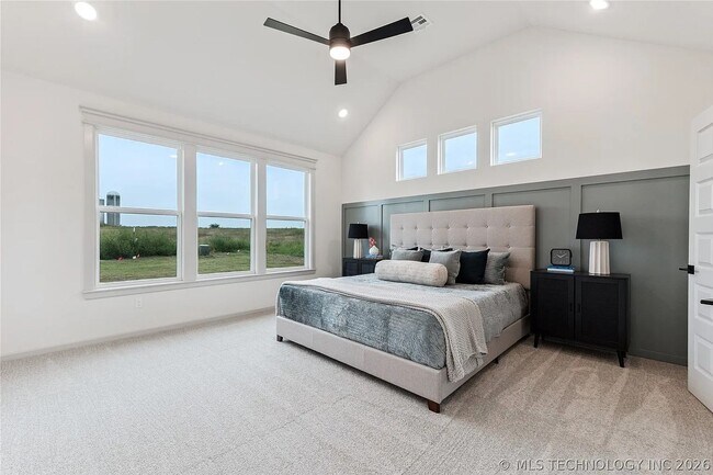 Building Photo - 5 Bed | 5 Bath House