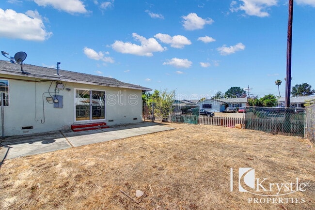 Building Photo - 178 Janice St