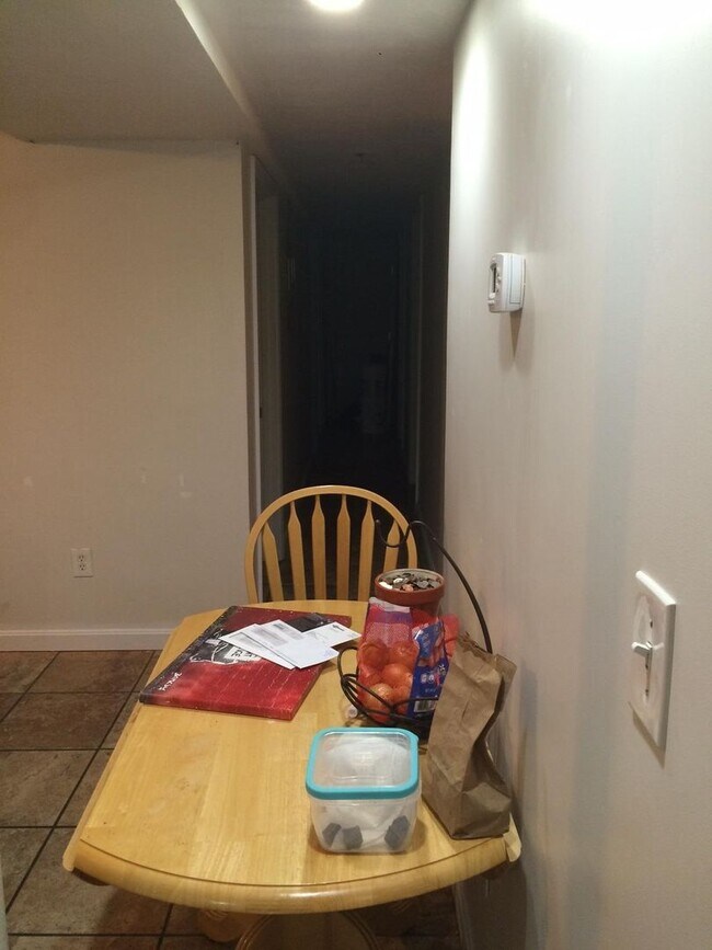 Building Photo - ALLSTON 4 BED/2 BATH FOR $1K/PERSON