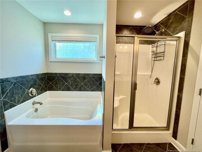 Building Photo - 5344 Debut Ave