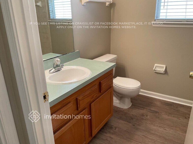 Building Photo - 2094 St Martins Dr W