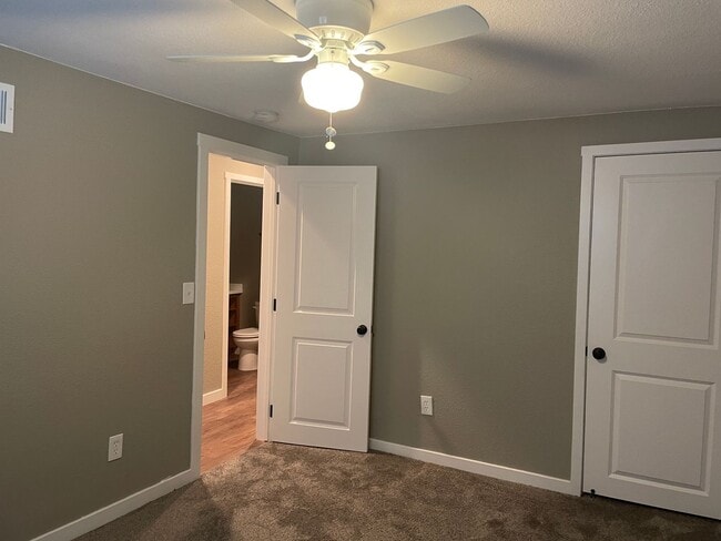 Building Photo - Completely Renovated