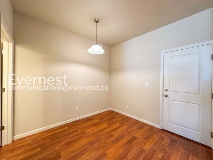 Building Photo - 9086 E Phillips Ln