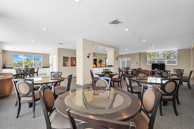 Building Photo - 511 Bayshore Dr