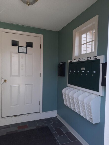 Building Photo - 3-3 Autumn Leaf Dr