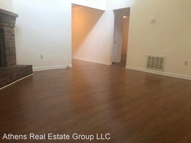 Building Photo - 2 br, 1 bath House - 410 Timothy Road