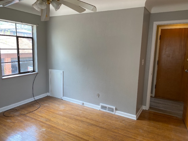 Building Photo - 3433 Douglas Rd