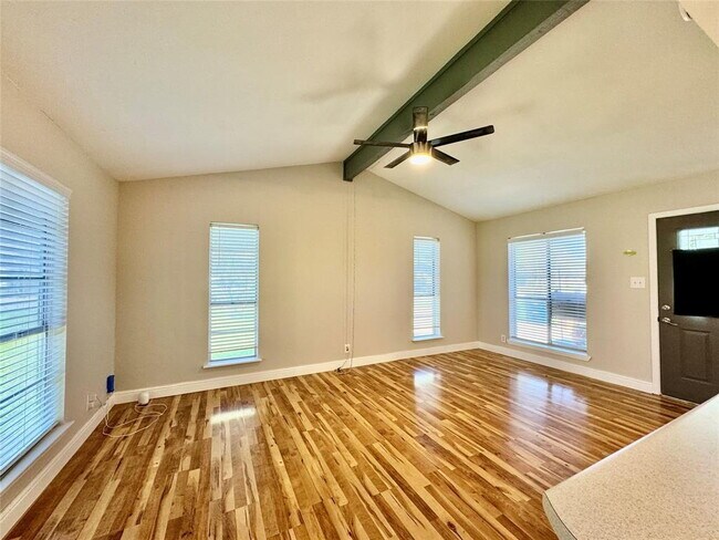 Building Photo - Charming Ranch Style Home Near Parmer Lane...