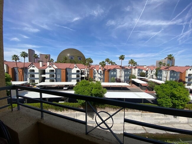 Building Photo - Beautiful, partially furnished 1 bedroom with a view of the Sphere!